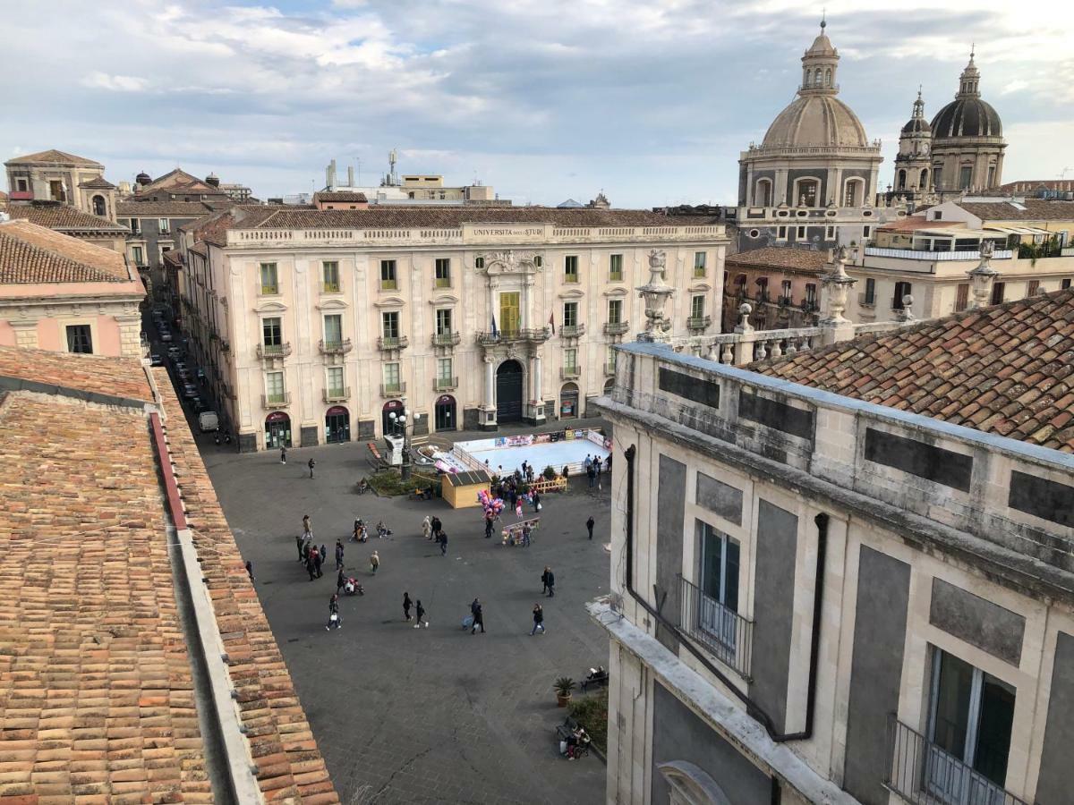 Piazza Universita Wonderful View